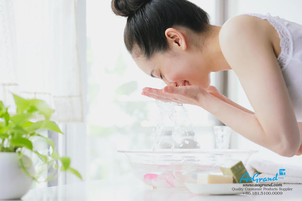Le savon peut être utilisé pour laver votre visage