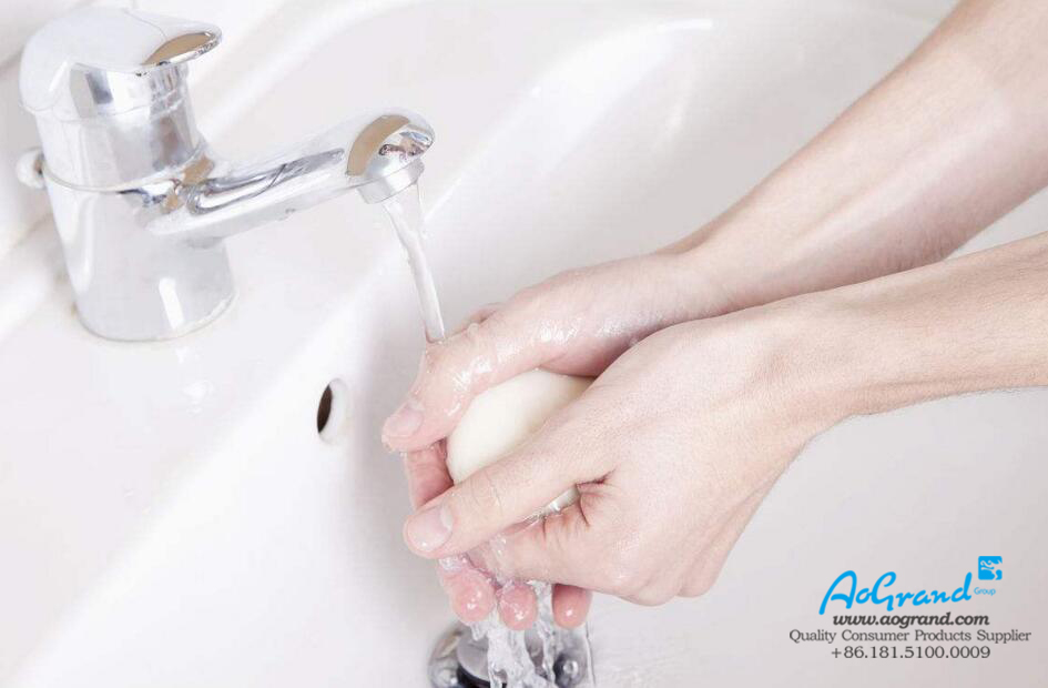 Se laver les mains avec du savon est plus hygiénique